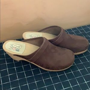 Maguba Brown suede clog 39